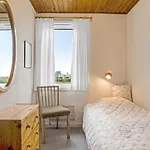Snioulf - 10m From The Sea By Interhome *