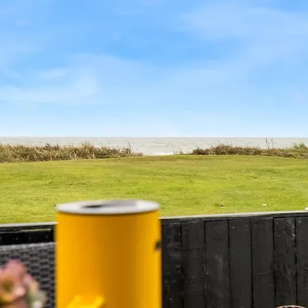 Snioulf - 10m From The Sea By Interhome